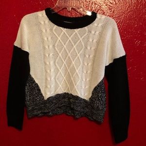 Long sleeve knitted sweater